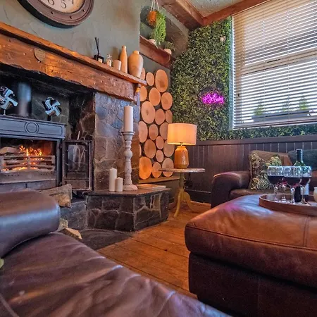 Entire Venue With Accommodation Sleeps Up To 19 - Waterfall Country Escape Wales Coelbren Exterior photo