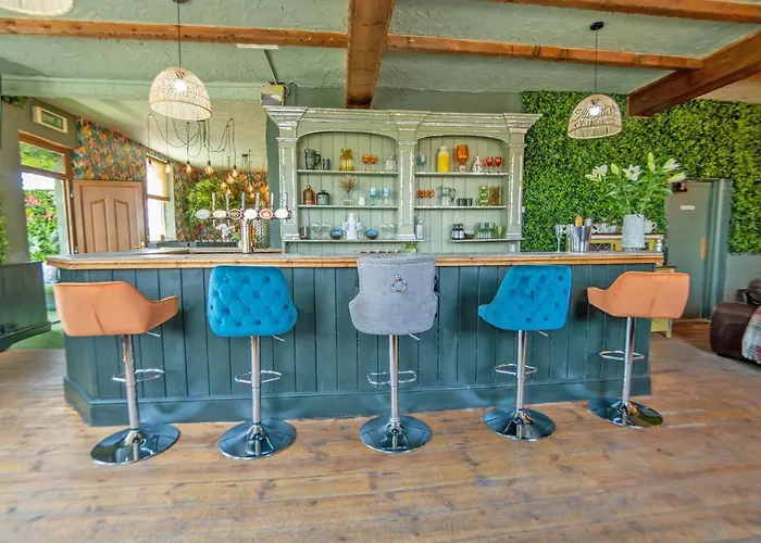 Entire Venue With Accommodation Sleeps Up To 19 - Waterfall Country Escape Wales