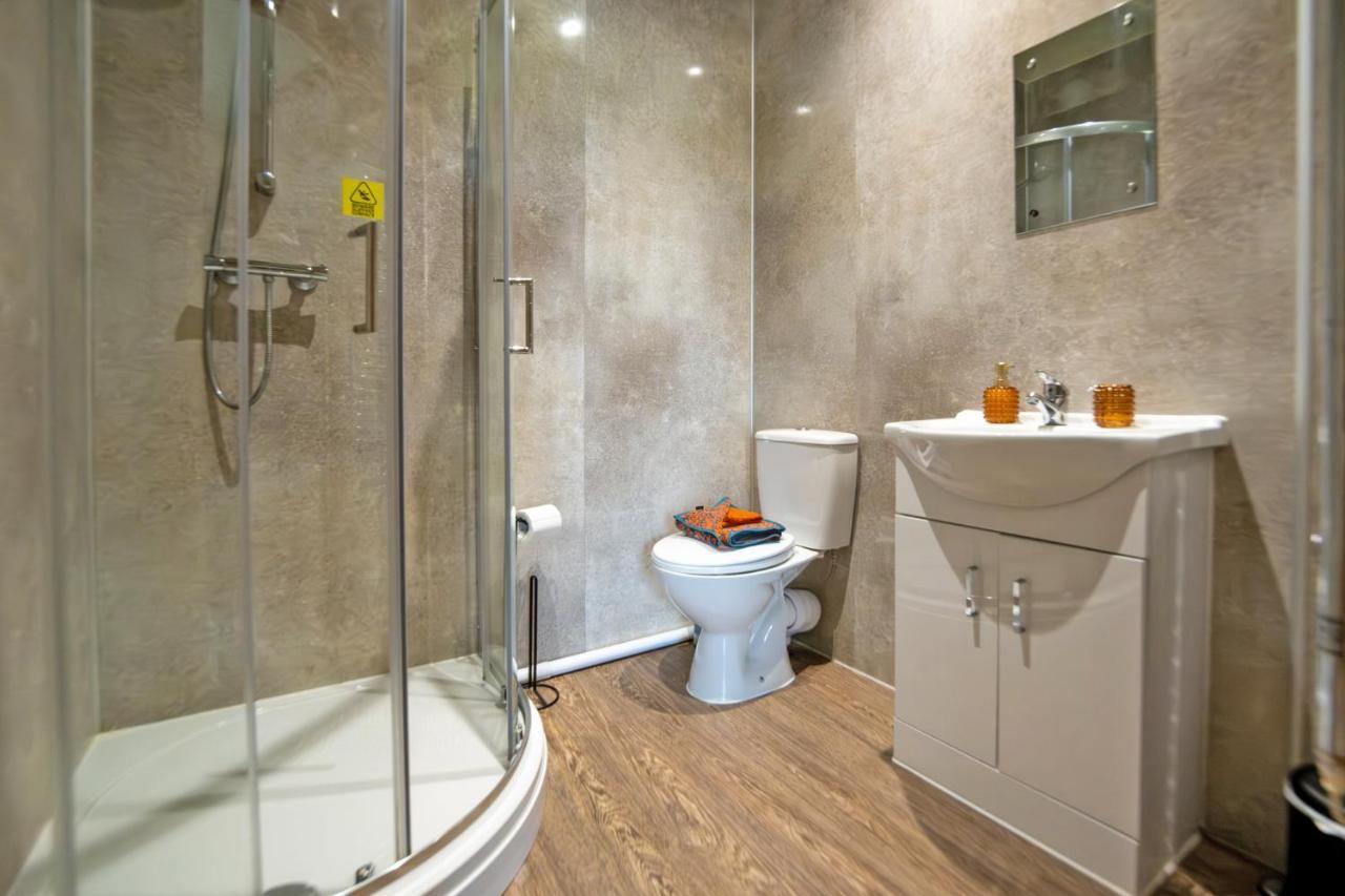 Entire Venue With Sleeps Up To 19 - Waterfall Country Escape Wales Coelbren