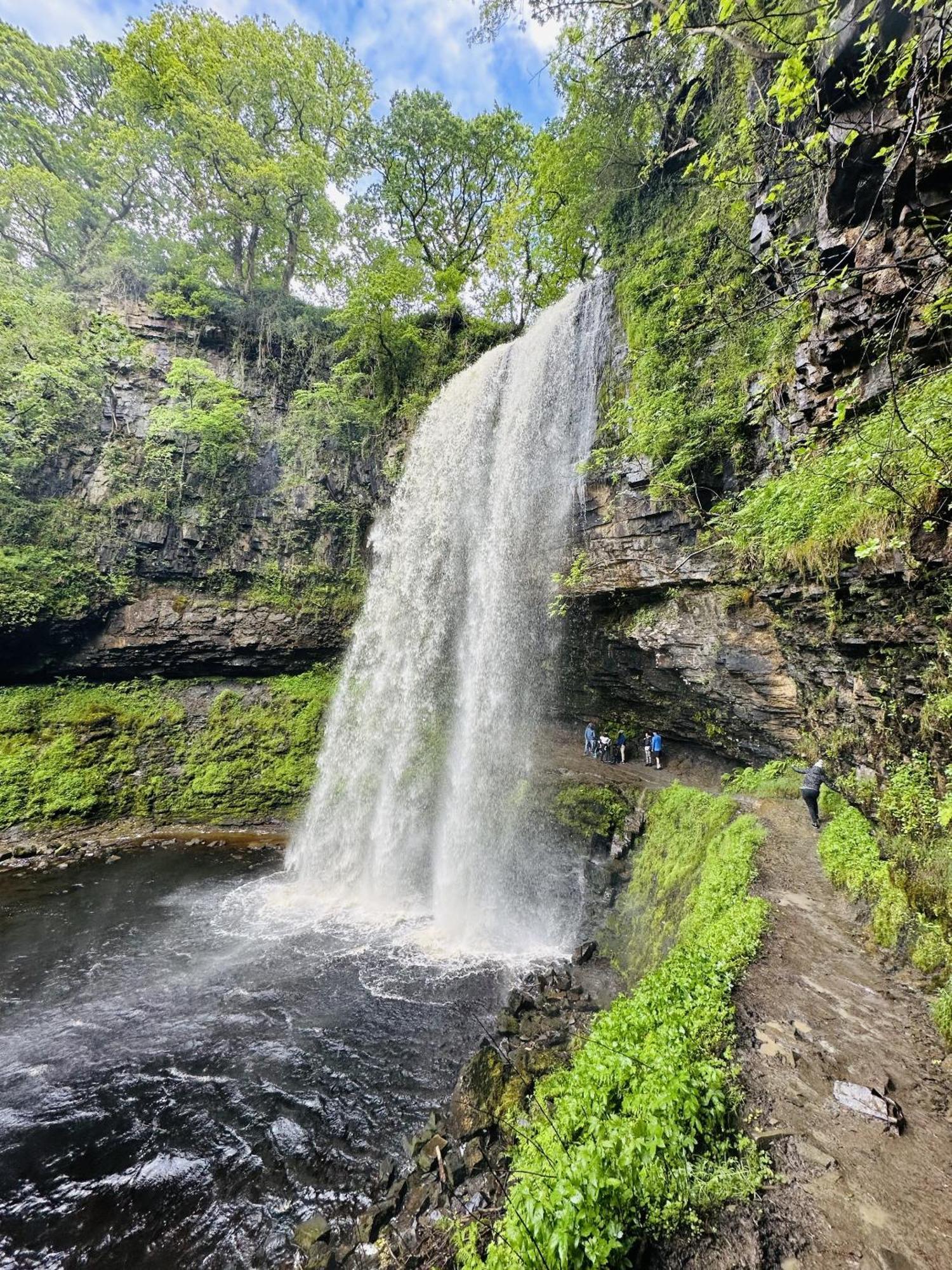 Entire Venue With Sleeps Up To 19 - Waterfall Country Escape Wales *
